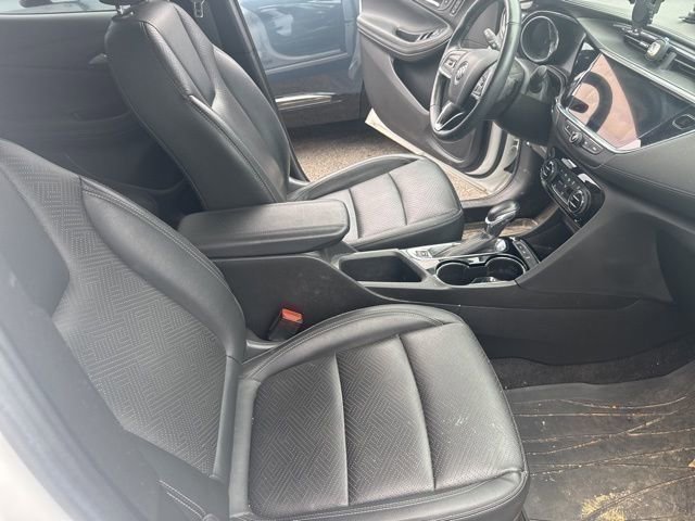 Certified 2022 Buick Encore GX Essence w/ Experience Buick Package AWD/4WD image 45