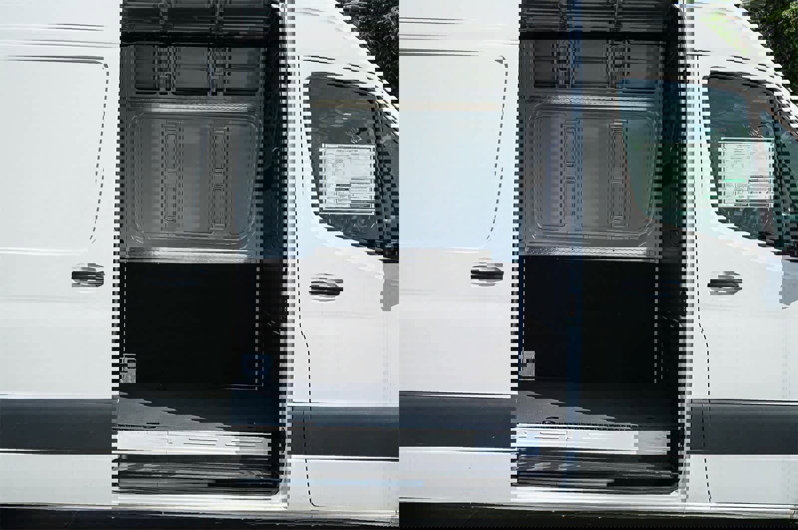 New 2024 Mercedes-Benz eSprinter 170 Cargo image 10