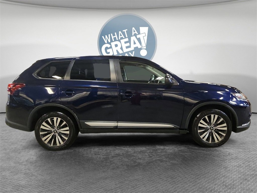Used 2019 Mitsubishi Outlander ES image 2