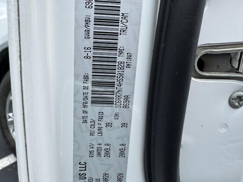 Used 2017 RAM 1500 Laramie w/ Convenience Group AWD/4WD image 27