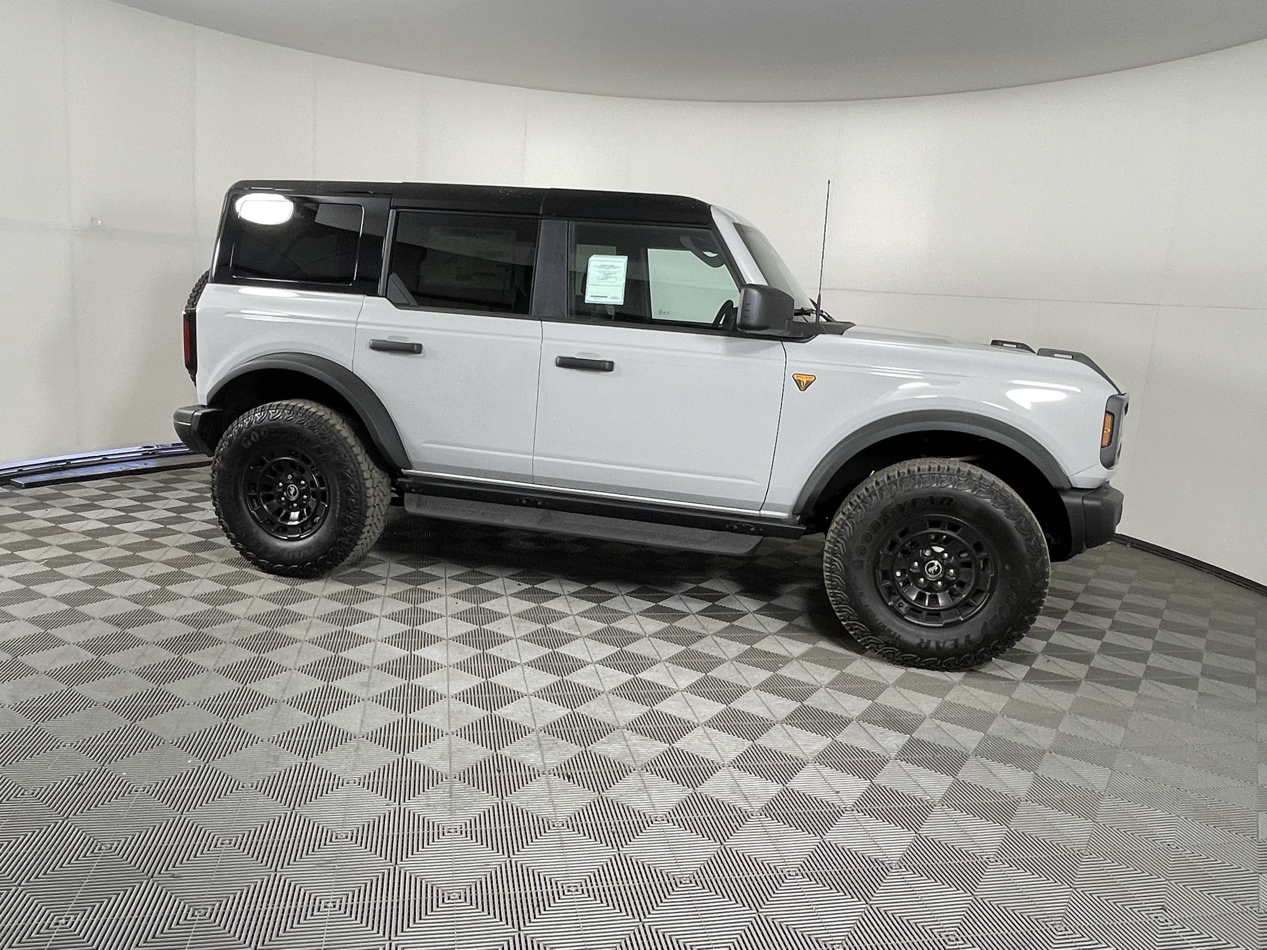 New 2026 Ford Bronco Badlands w/ Sasquatch Package AWD/4WD image 6