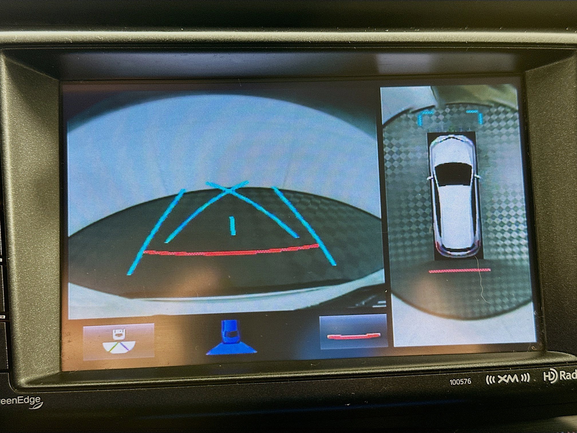 Used 2016 Toyota RAV4 SE image 23