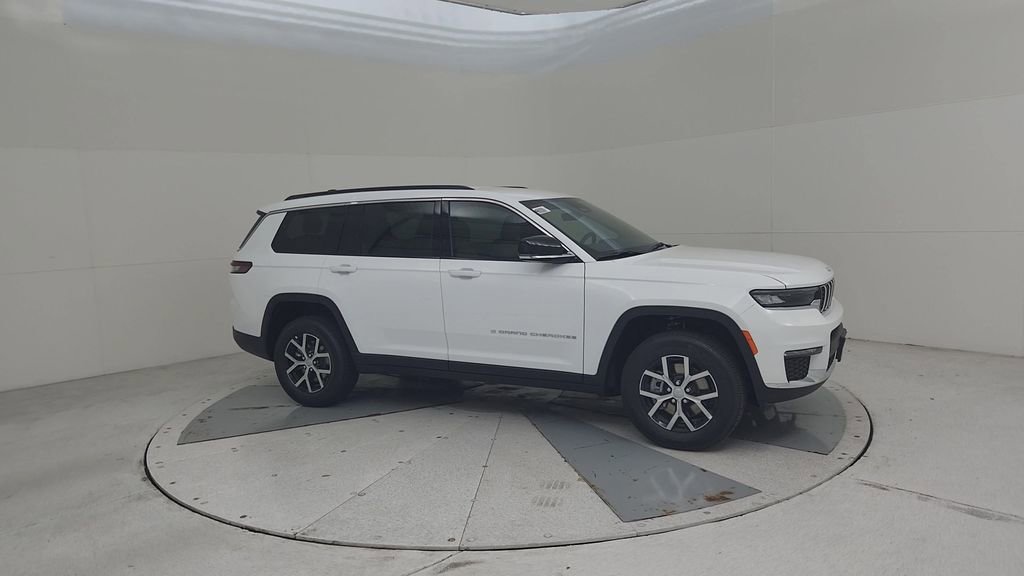 New 2025 Jeep Grand Cherokee L Limited w/ Trailer Tow Package image 2