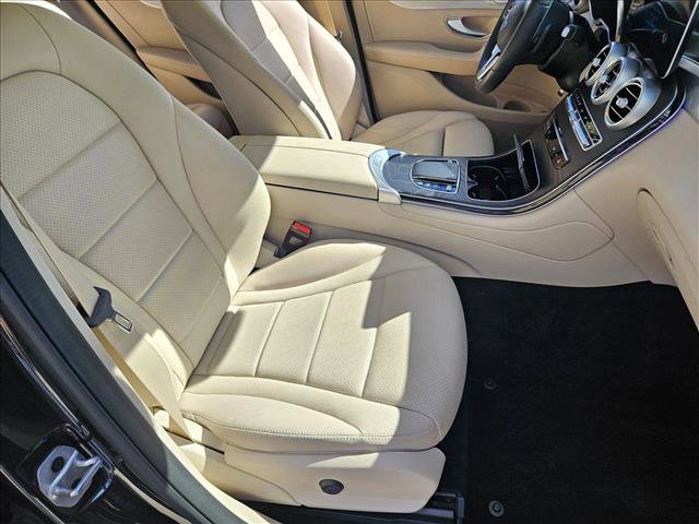 Used 2022 Mercedes-Benz GLC 300 image 19