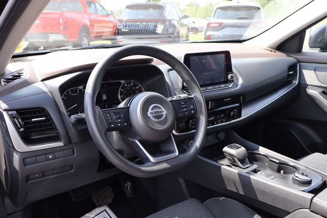 Used 2021 Nissan Rogue SV AWD/4WD image 11