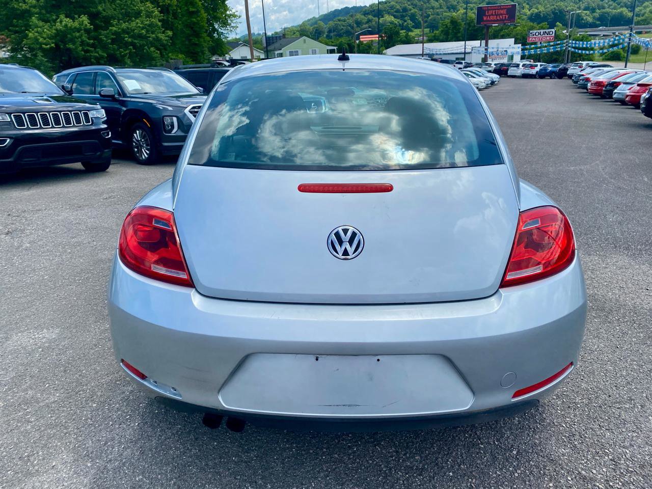 Used 2014 Volkswagen Beetle 1.8T FWD image 5