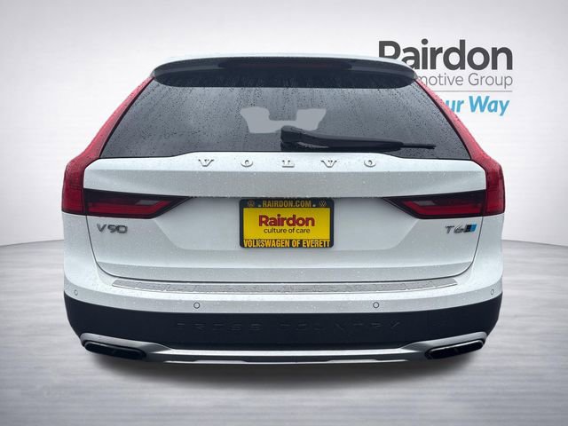 Used 2017 Volvo V90 T6 Cross Country image 8