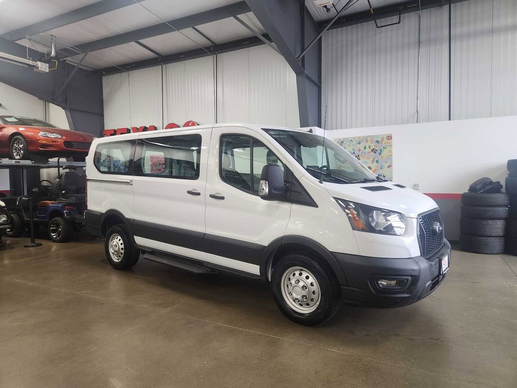Used 2024 Ford Transit 250 Low Roof AWD image 5