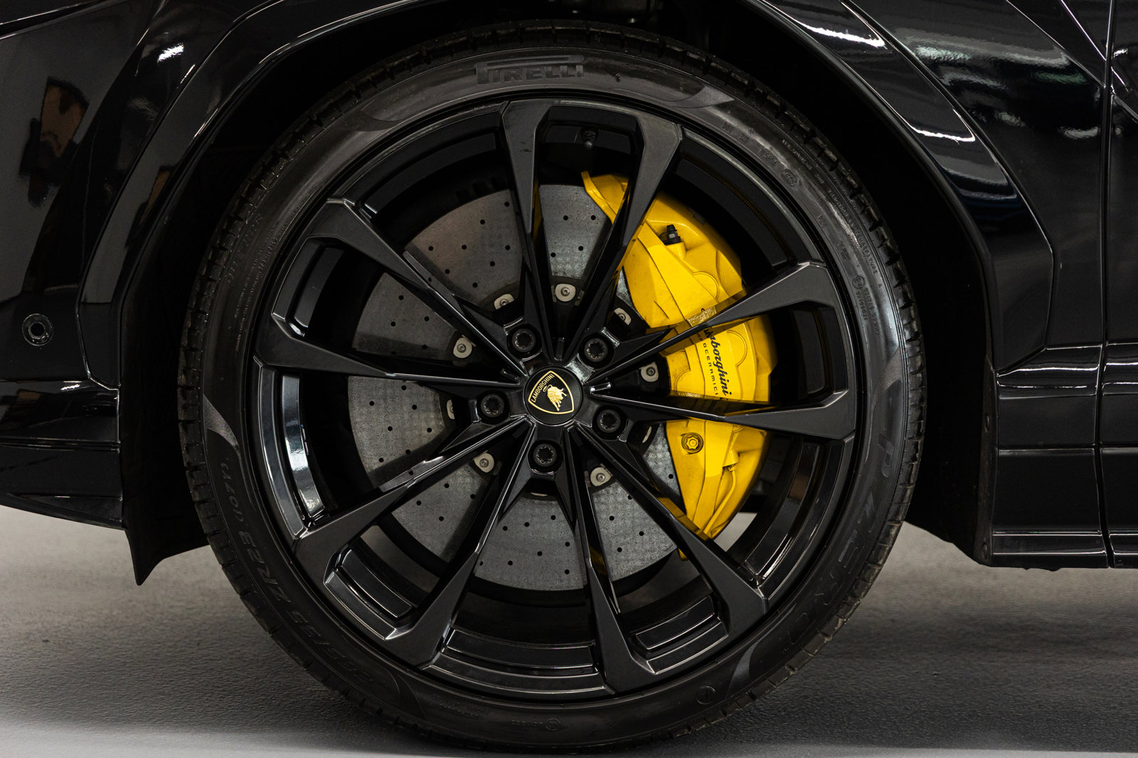 Used 2021 Lamborghini Urus AWD/4WD image 12