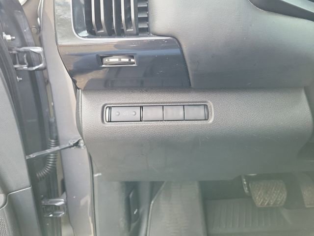 Used 2024 Nissan Pathfinder S AWD/4WD image 16