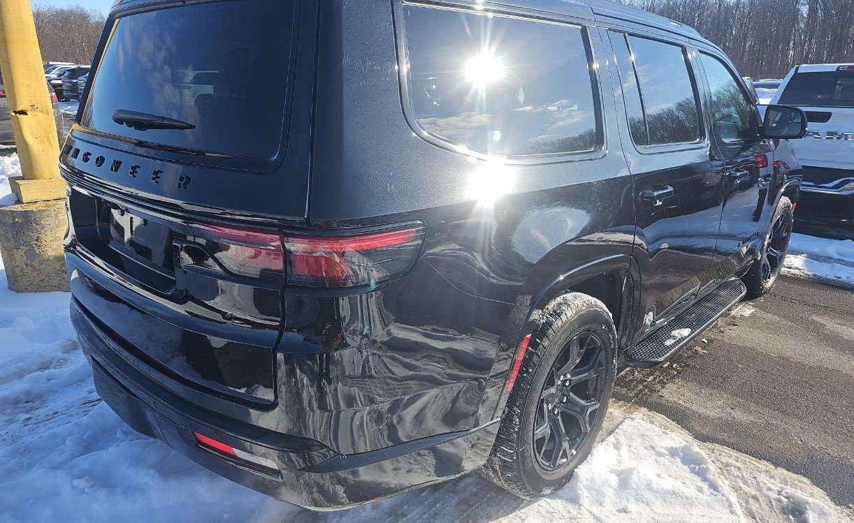 Used 2024 Jeep Wagoneer Series II w/ Convenience Group I image 4