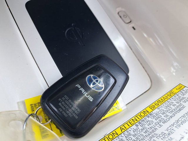 Used 2018 Toyota Prius Four image 32