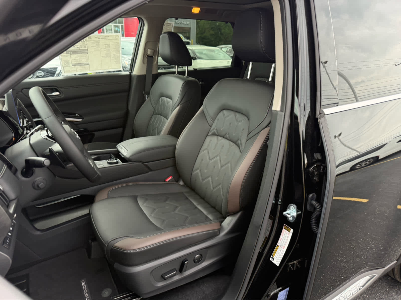 New 2026 Nissan Pathfinder Platinum AWD/4WD image 9