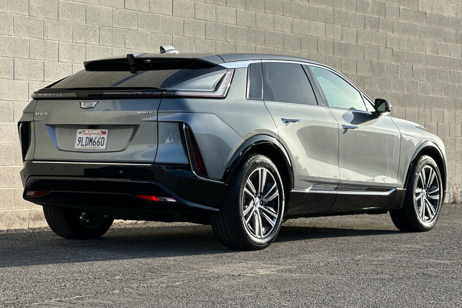 Certified 2024 Cadillac Lyriq Luxury image 4