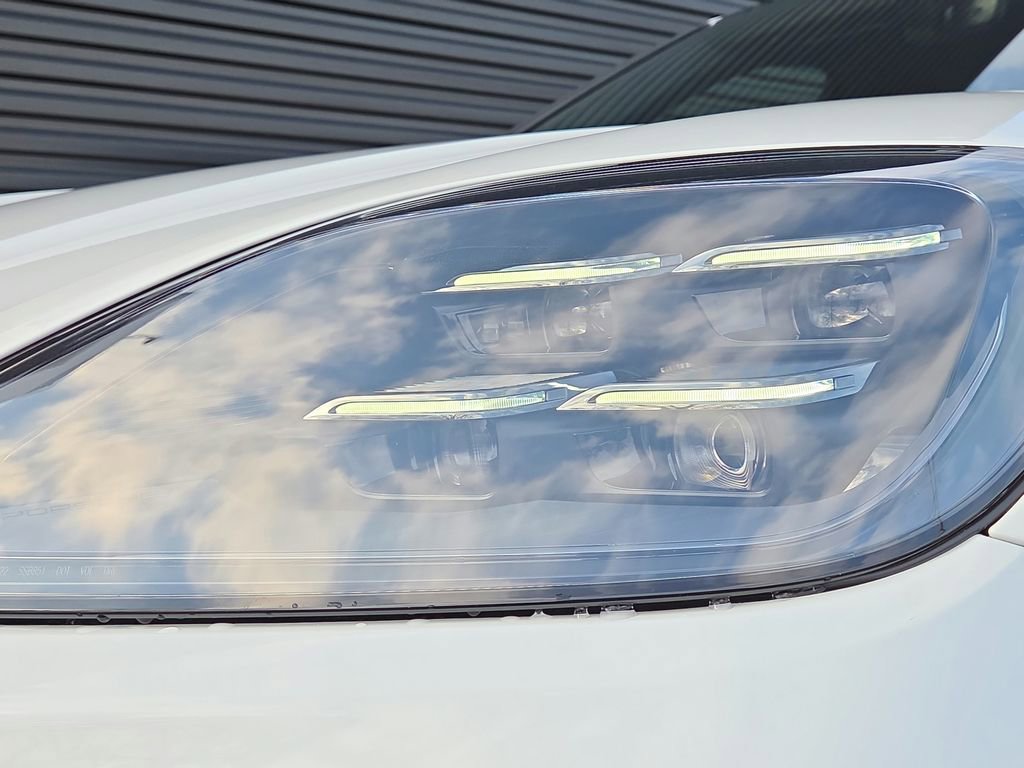 Certified 2026 Porsche Cayenne Coupe image 25