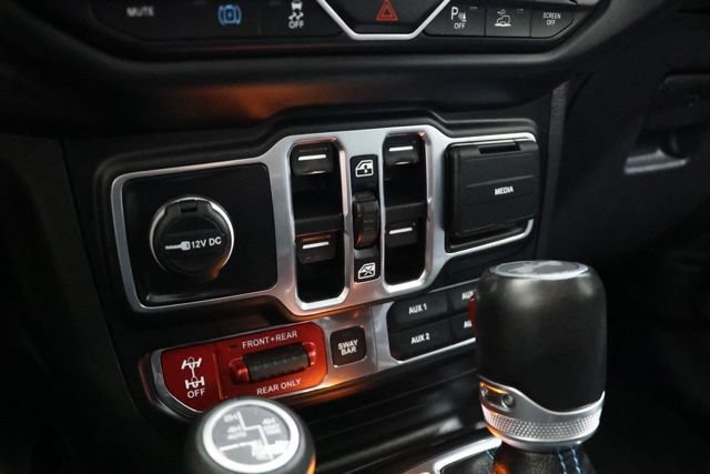 Used 2022 Jeep Wrangler Unlimited Rubicon 4xe w/ Dual Top Group AWD/4WD image 30