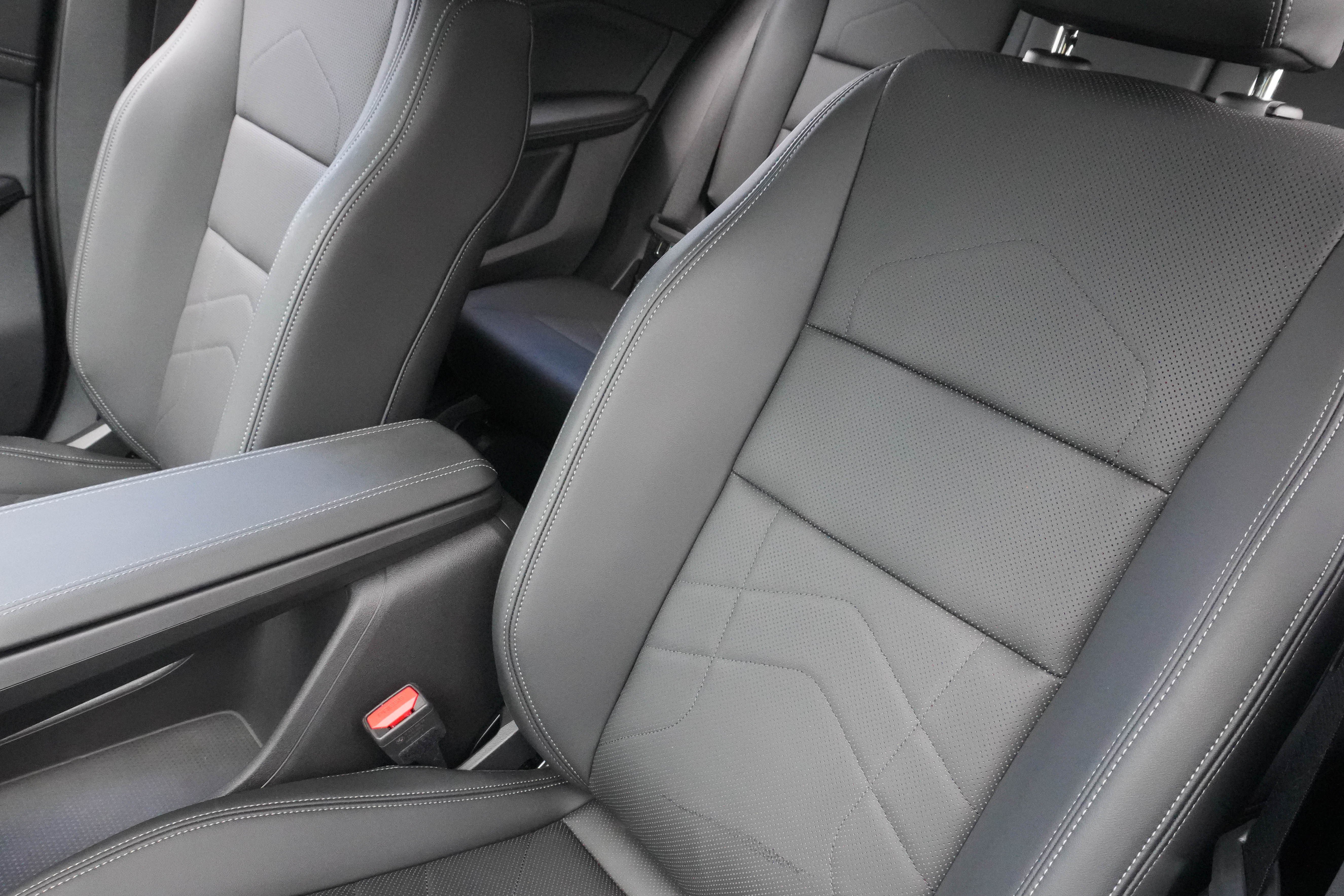 Certified 2025 BMW X2 xDrive28i AWD/4WD image 14