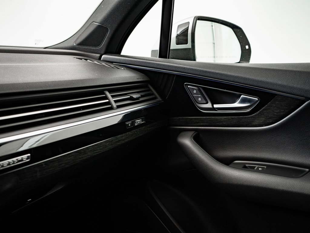 Used 2018 Audi Q7 3.0T Prestige w/ Prestige Package image 43