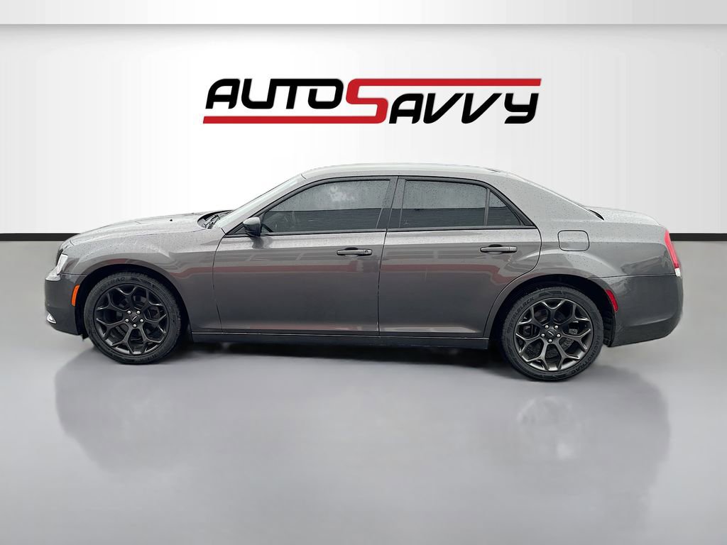 Used 2020 Chrysler 300 Touring w/ Sport Appearance Package image 4