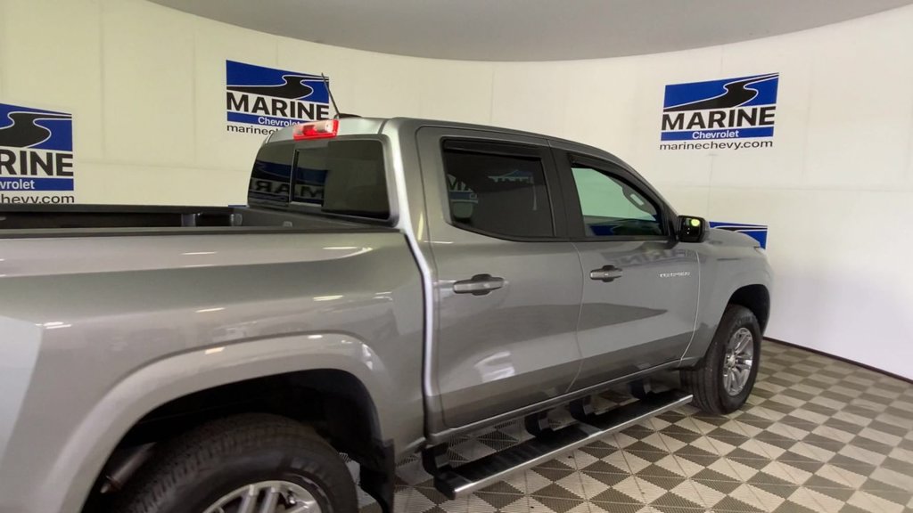 Used 2024 Chevrolet Colorado LT w/ LT Convenience Package III AWD/4WD image 2