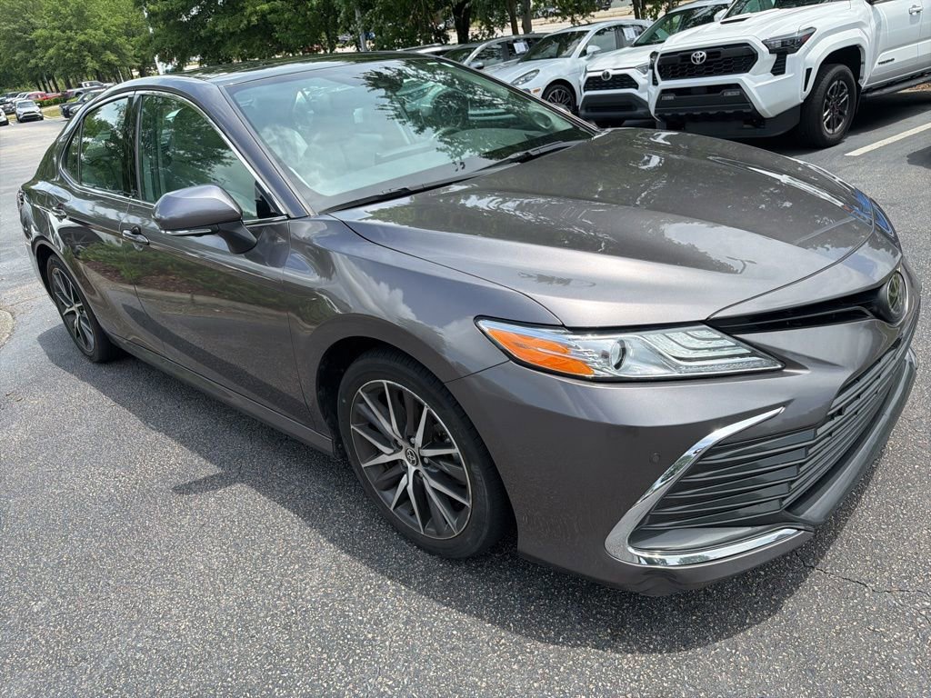 Used 2023 Toyota Camry XLE w/ Navigation Package FWD image 4