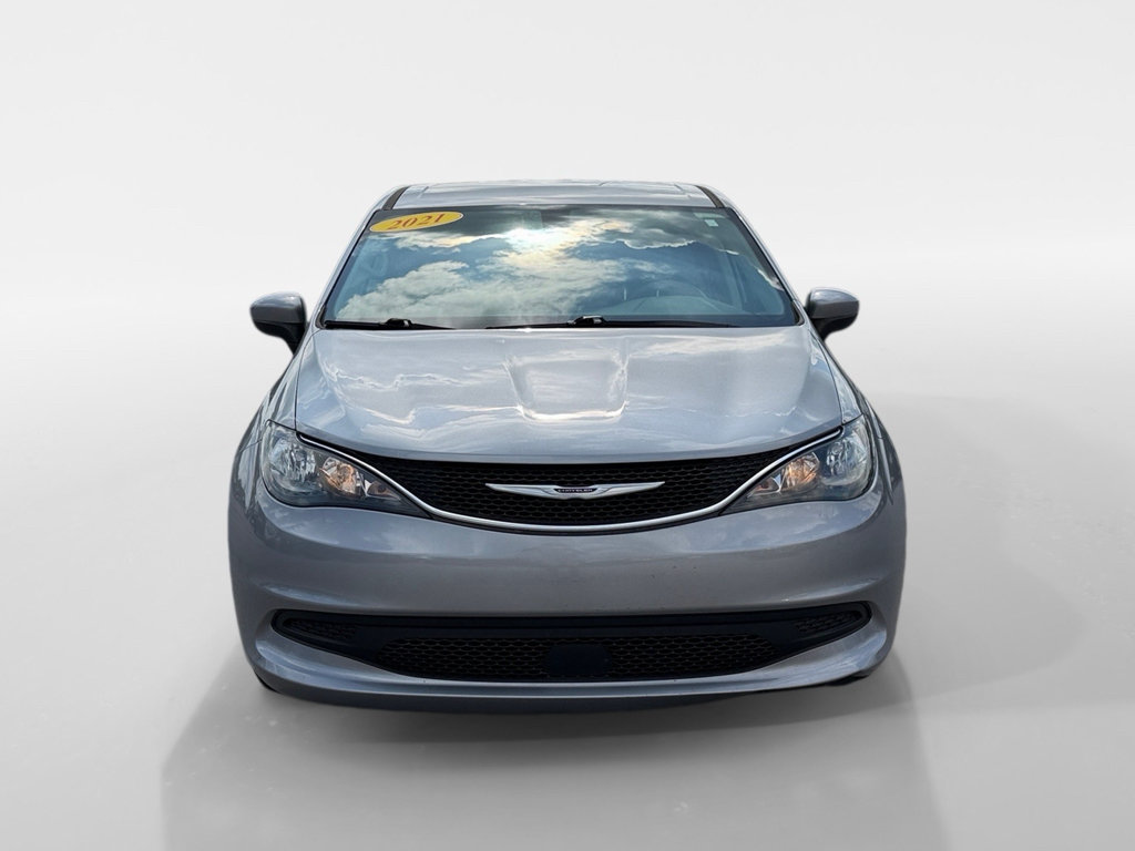Used 2021 Chrysler Voyager LX w/ Cold Weather Group FWD image 8