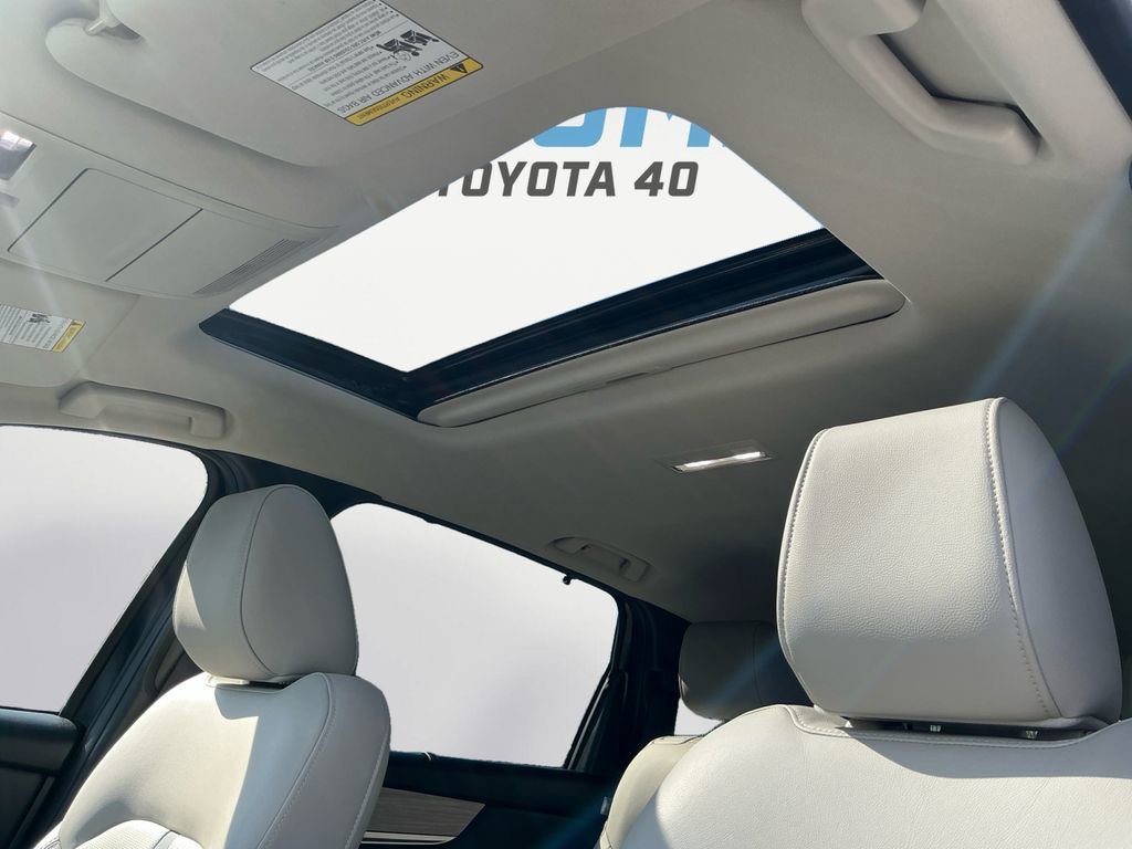 Used 2024 MAZDA CX-90 Plug-In Hybrid w/ Preferred image 9