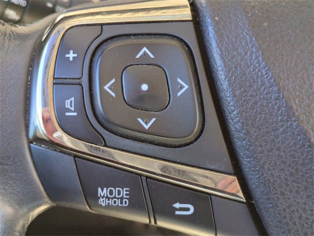 Used 2014 Toyota Avalon Limited image 31