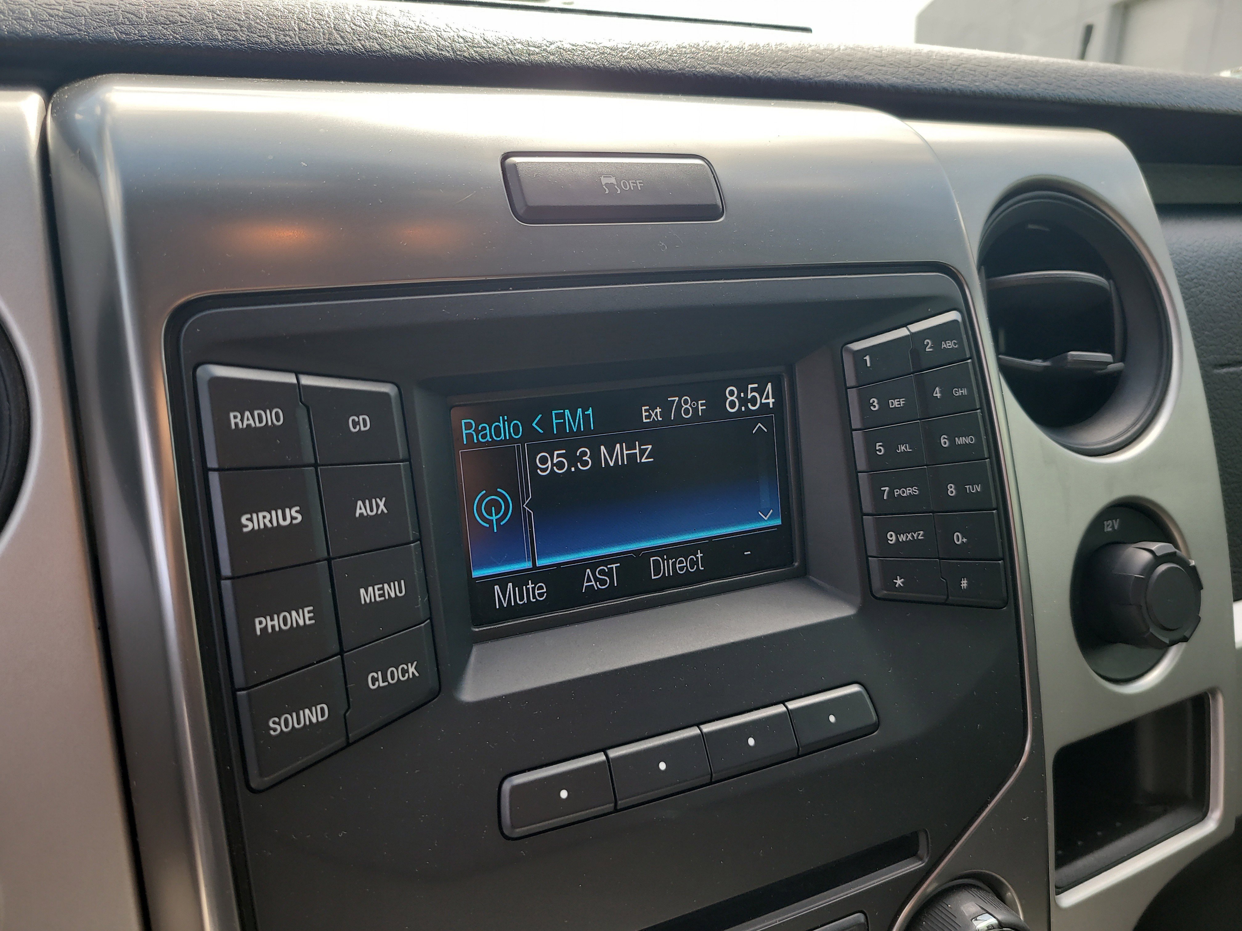 Used 2013 Ford F150 Raptor image 22