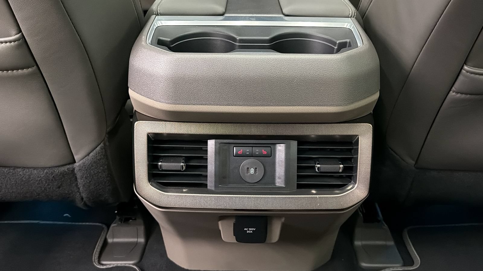 Used 2026 Ford F450 Platinum w/ Platinum Plus Package AWD/4WD image 40
