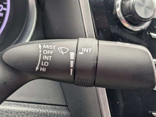 Used 2020 Toyota Camry SE image 13