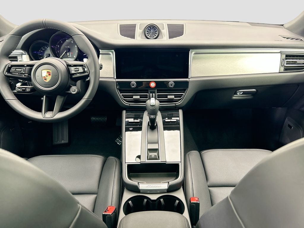 Used 2026 Porsche Macan AWD/4WD image 16