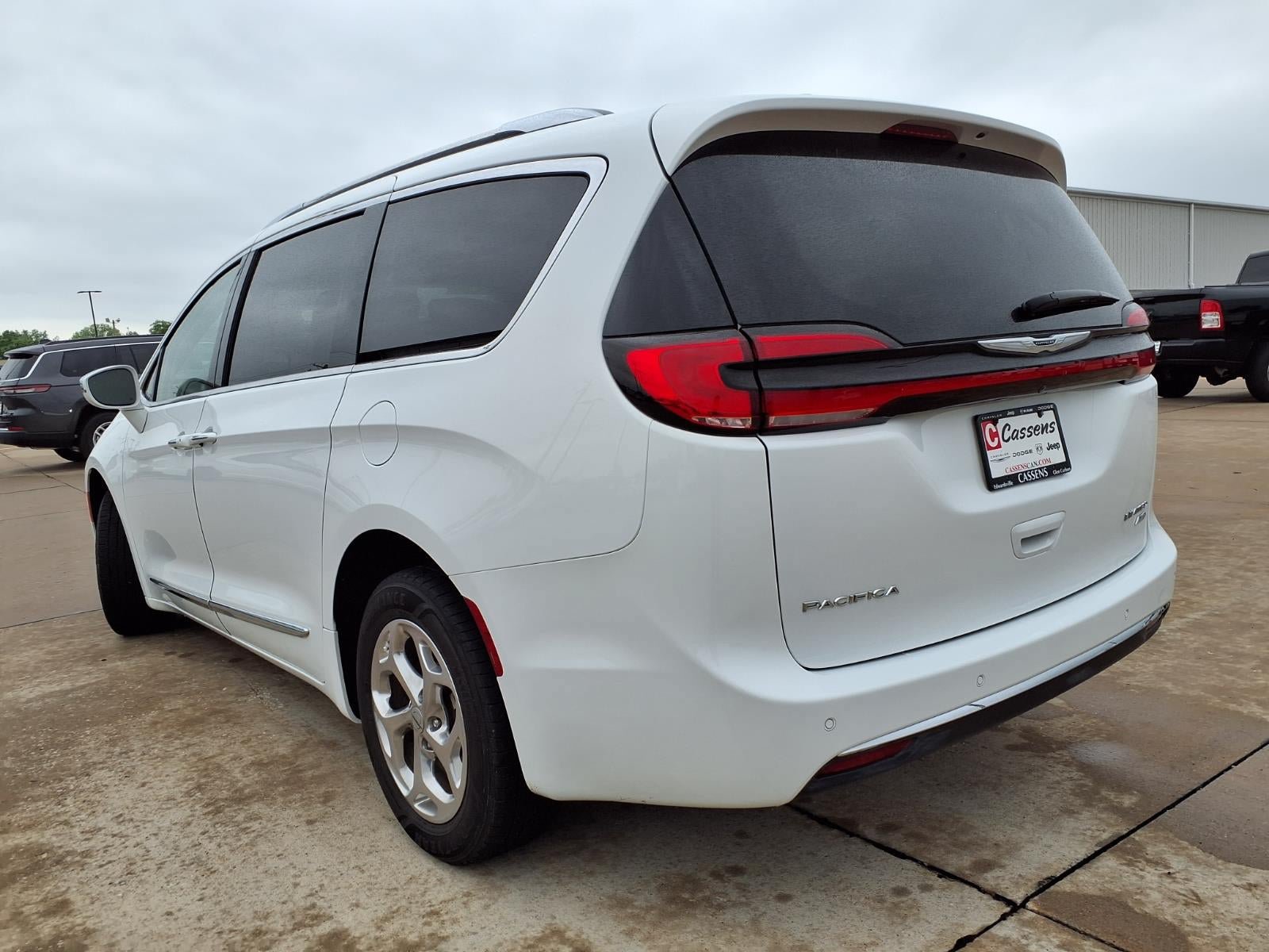 Certified 2021 Chrysler Pacifica Limited AWD/4WD image 33