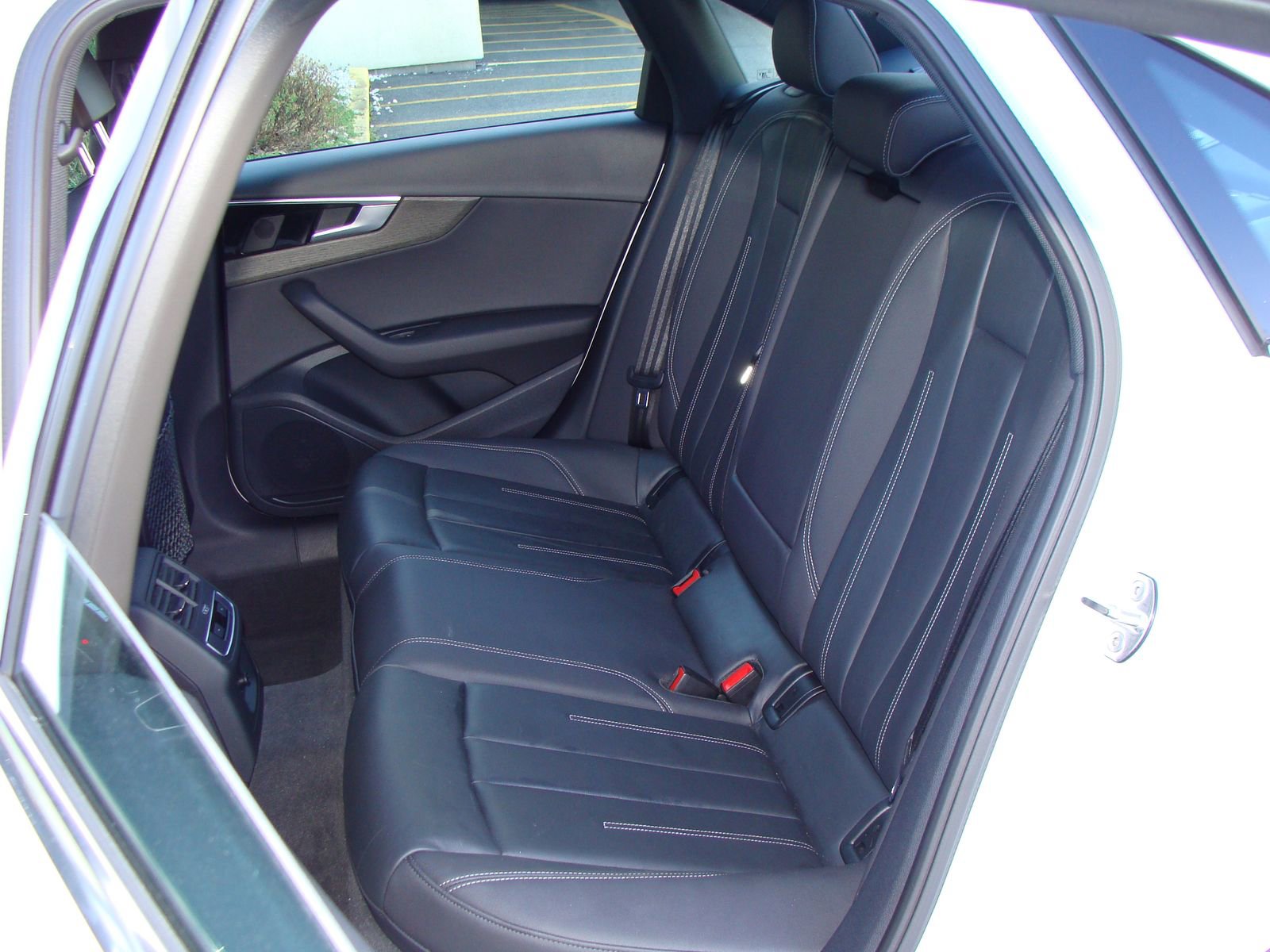 Used 2023 Audi A4 2.0T Premium w/ Convenience Package AWD/4WD image 8