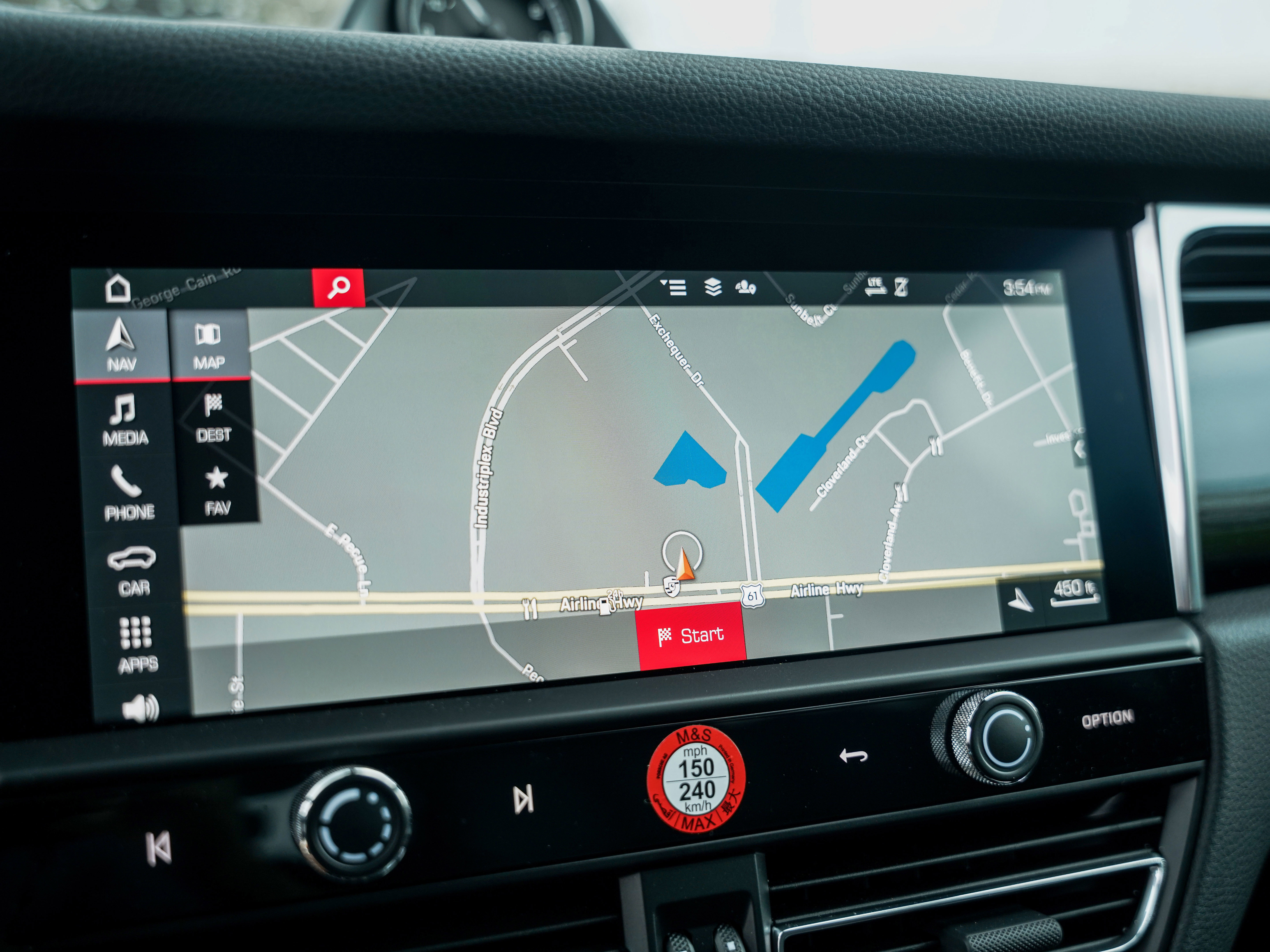 New 2025 Porsche Macan image 19