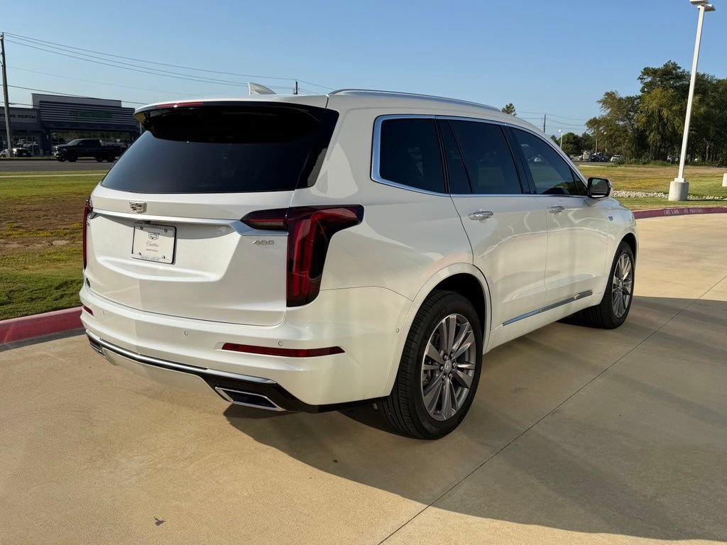 Used 2025 Cadillac XT6 Premium Luxury w/ Technology Package FWD image 5