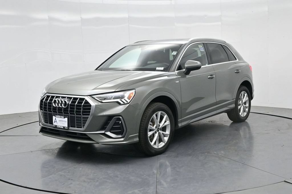 Used 2025 Audi Q3 2.0T Premium AWD/4WD image 2