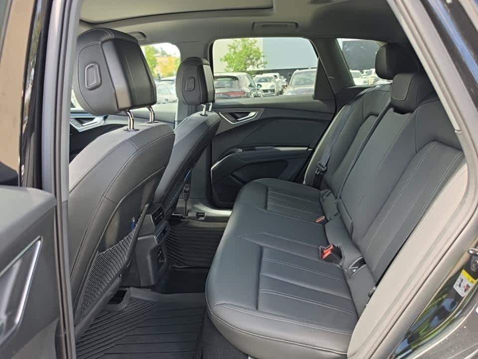 Used 2024 Audi Q4 e-tron Premium Plus w/ Premium Plus AWD/4WD image 9