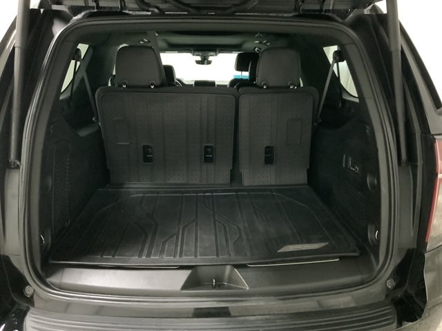 Used 2022 Chevrolet Suburban High Country w/ Max Trailering Package AWD/4WD image 6