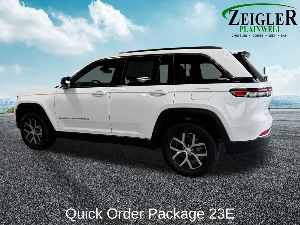 Used 2024 Jeep Grand Cherokee Limited w/ Trailer Tow Package AWD/4WD image 3