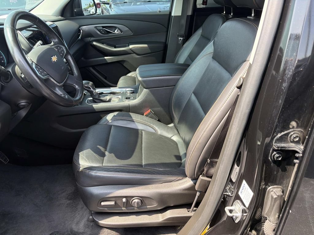 Used 2021 Chevrolet Traverse Premier w/ Redline Edition FWD image 22