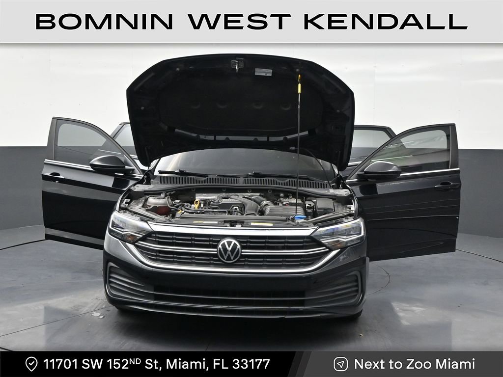 Used 2023 Volkswagen Jetta S image 33