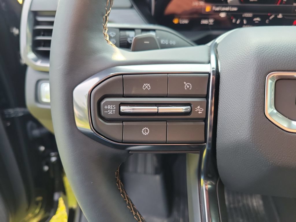 Used 2026 GMC Acadia AT4 w/ Luxury Package AWD/4WD image 30