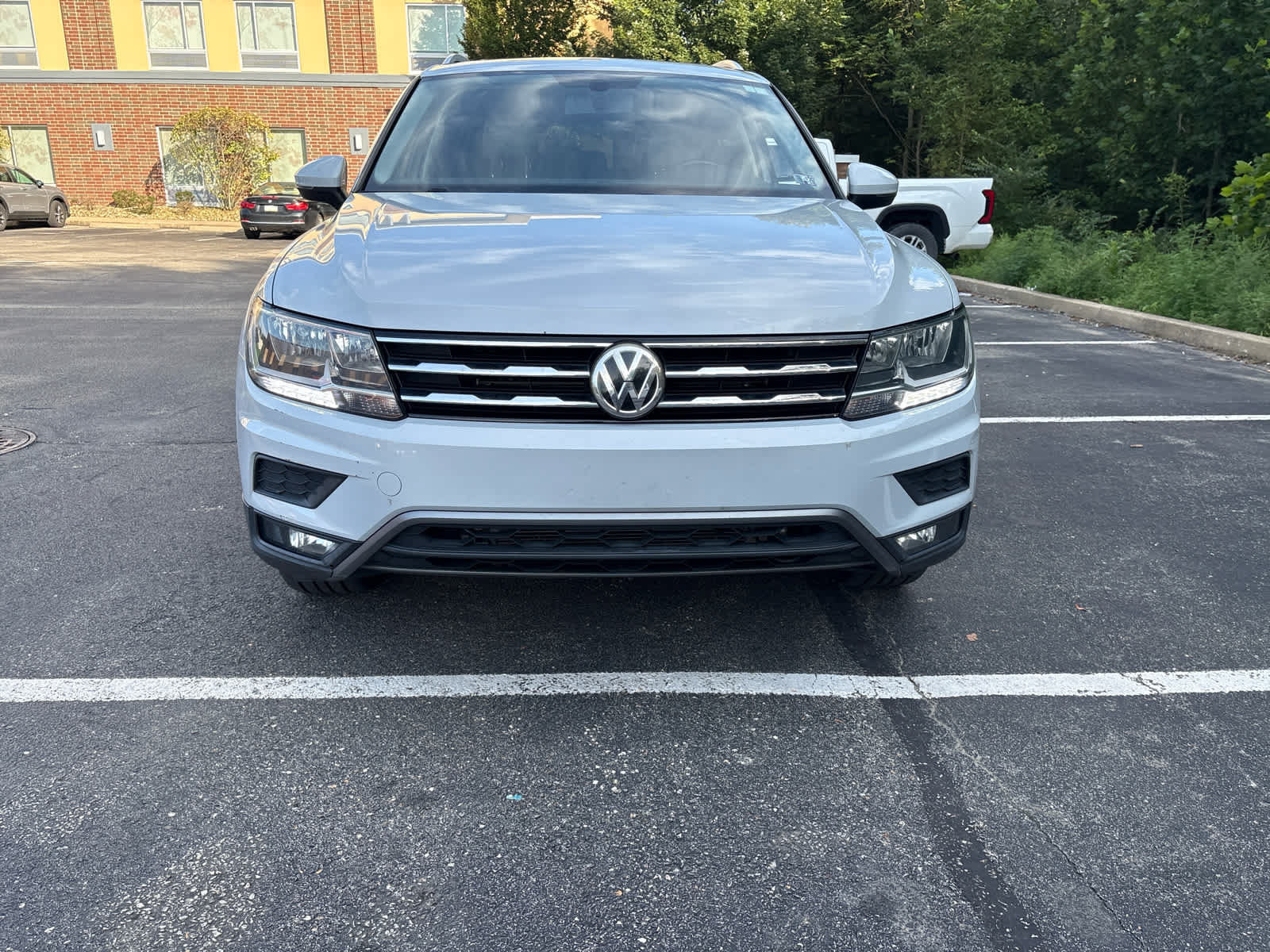 Used 2018 Volkswagen Tiguan SEL AWD/4WD image 4