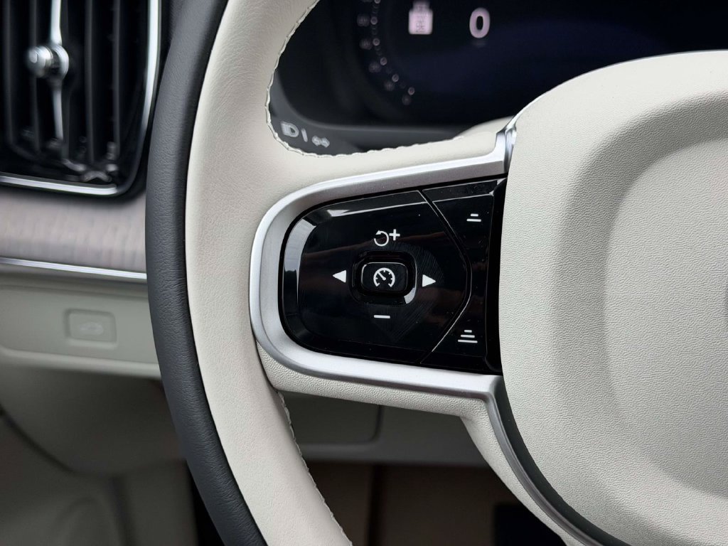 New 2026 Volvo XC90 B6 Ultra w/ Protection Package AWD/4WD image 8