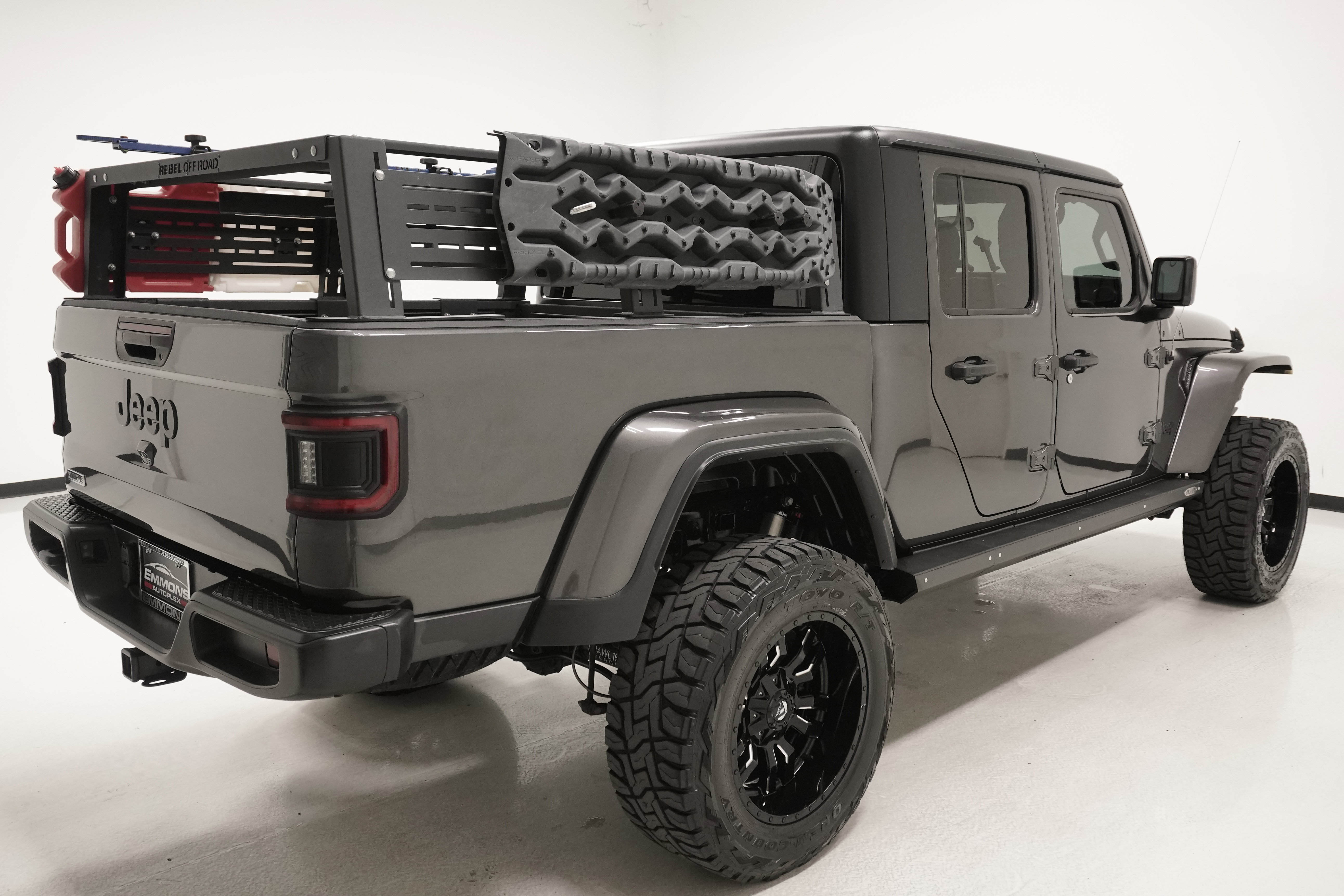 Used 2021 Jeep Gladiator Sport image 4