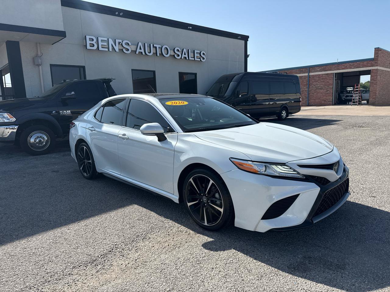Used 2020 Toyota Camry XSE FWD image 4