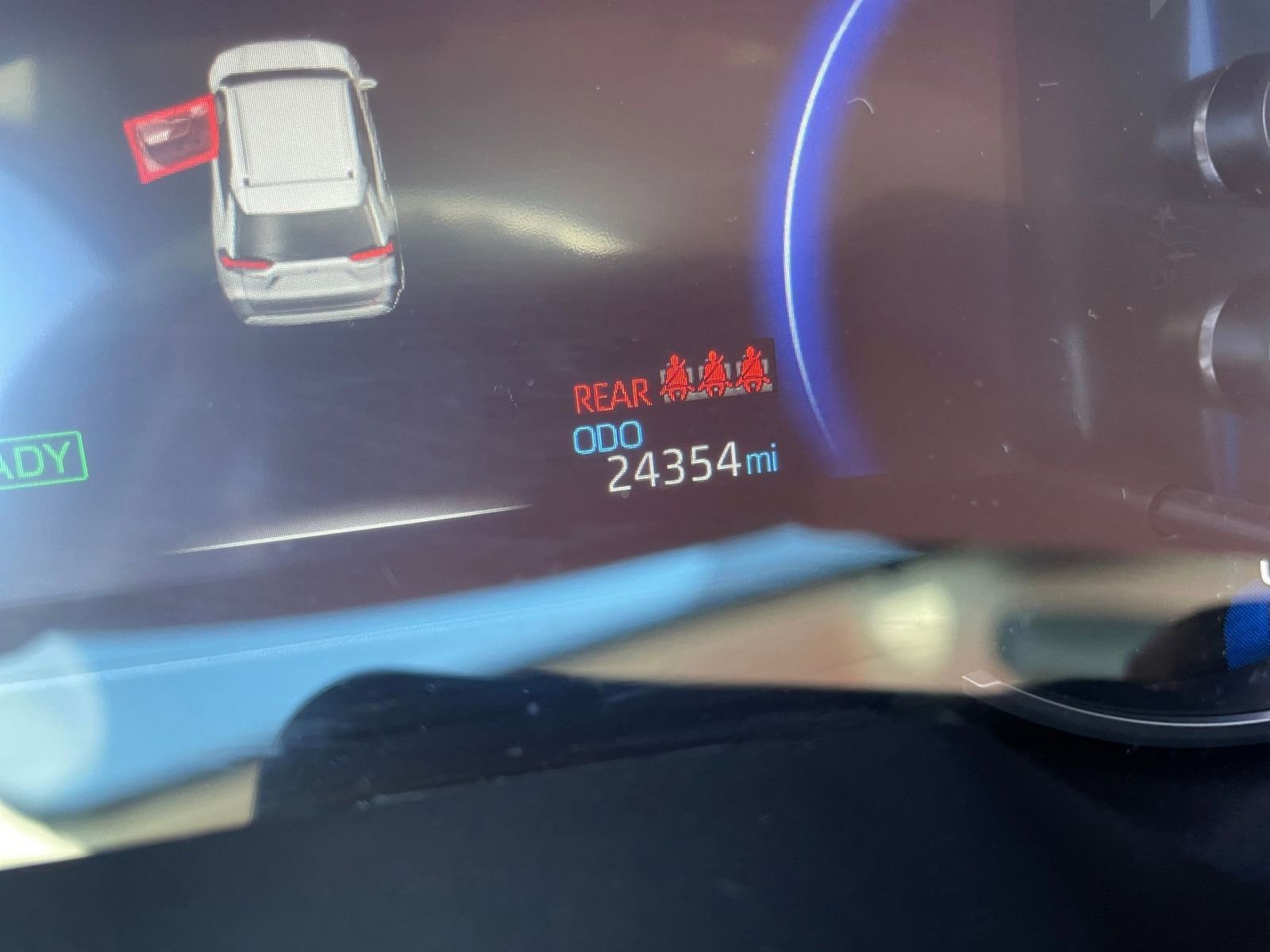 Used 2025 Toyota RAV4 LE image 39