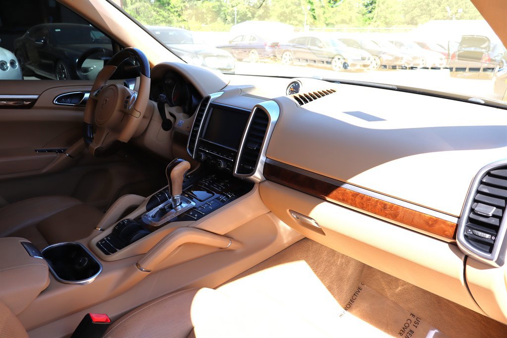 Used 2014 Porsche Cayenne Diesel AWD/4WD image 20