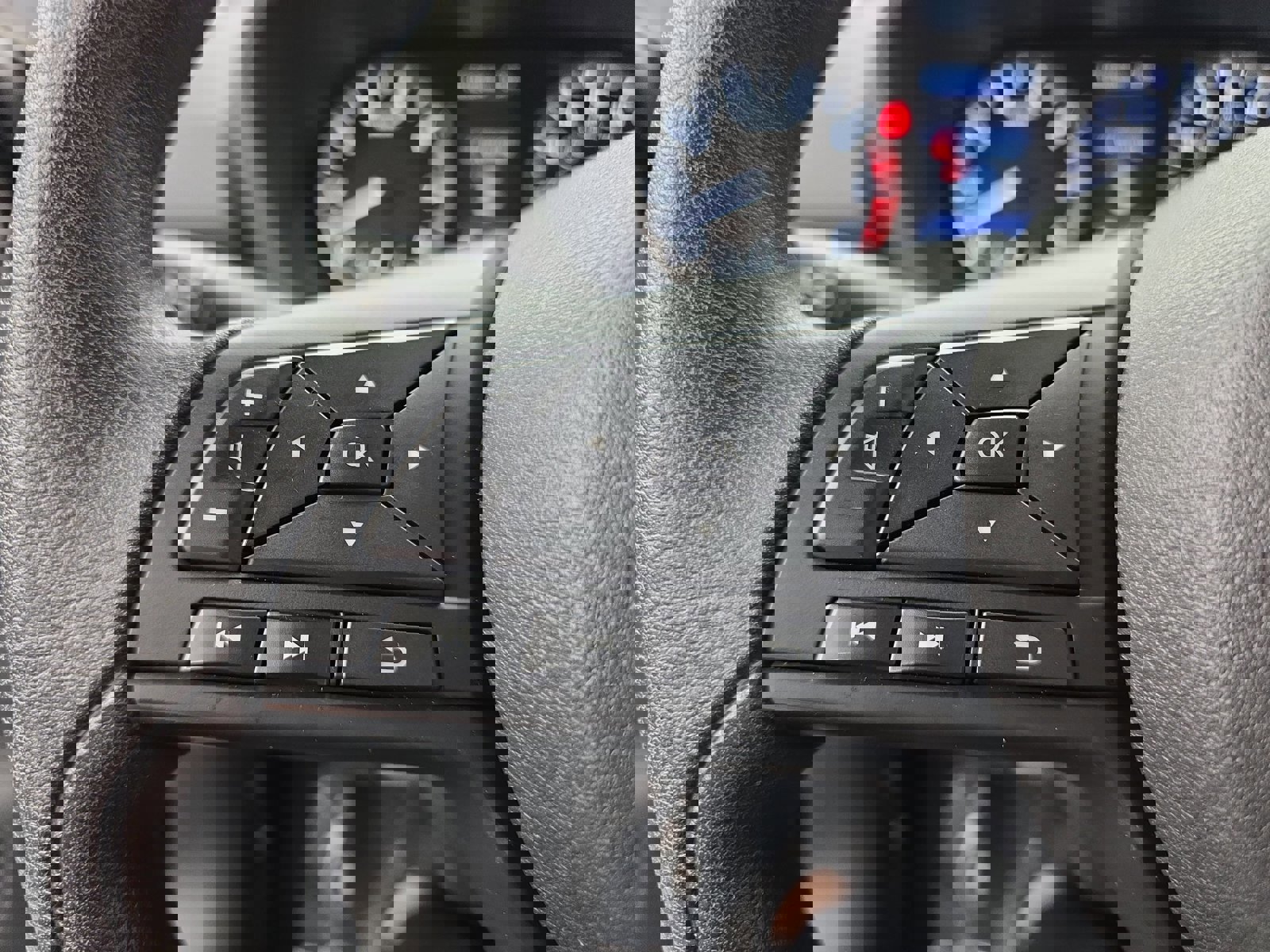 Used 2025 Nissan Sentra S image 28